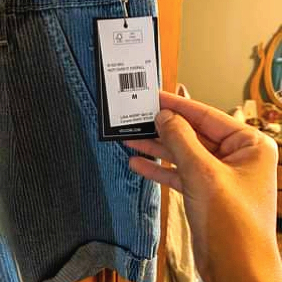 Volcom shortalls - Picture 2 of 2